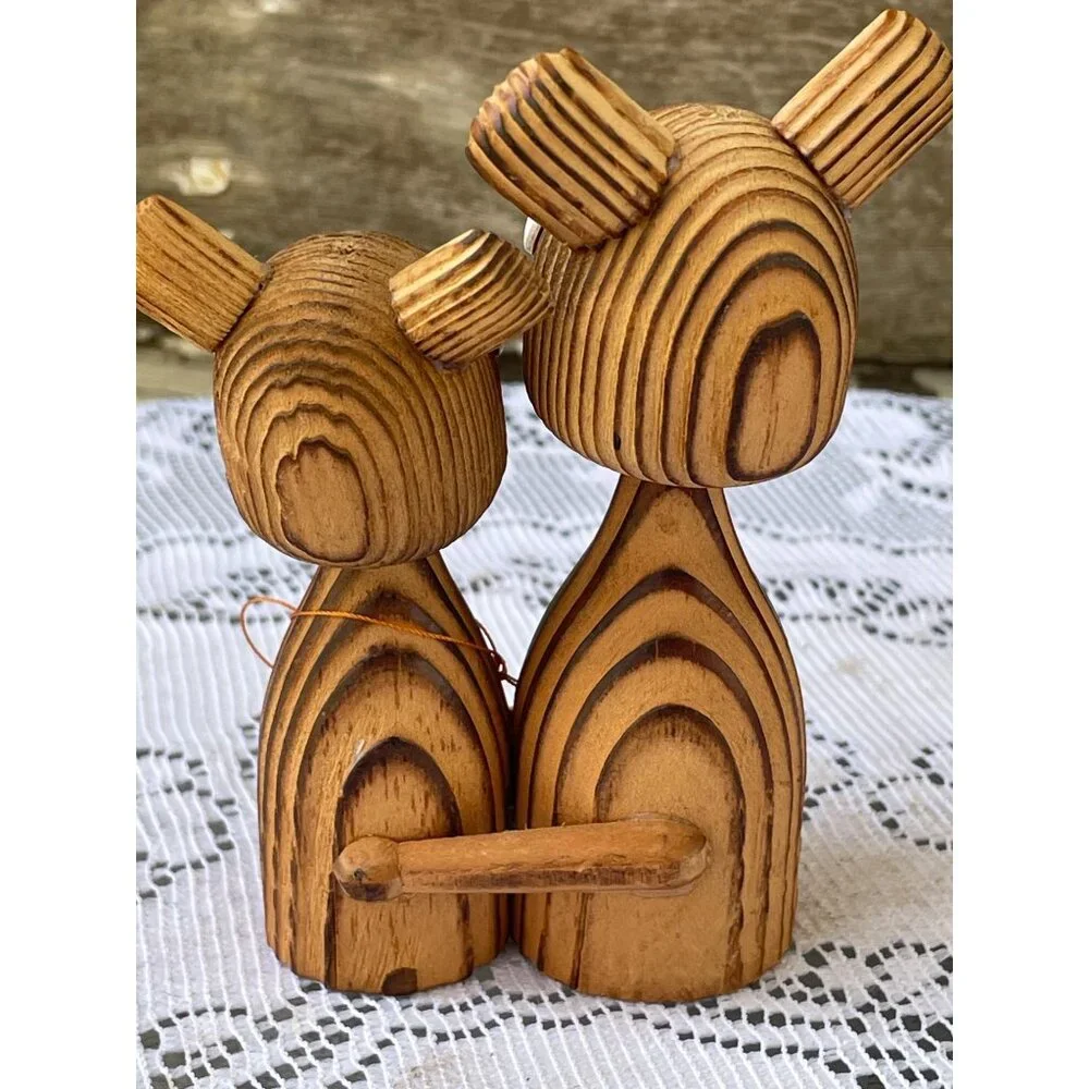 Vintage MCM Carved Wood Hugging Bears Figurine Original tags - Picture 9 of 10